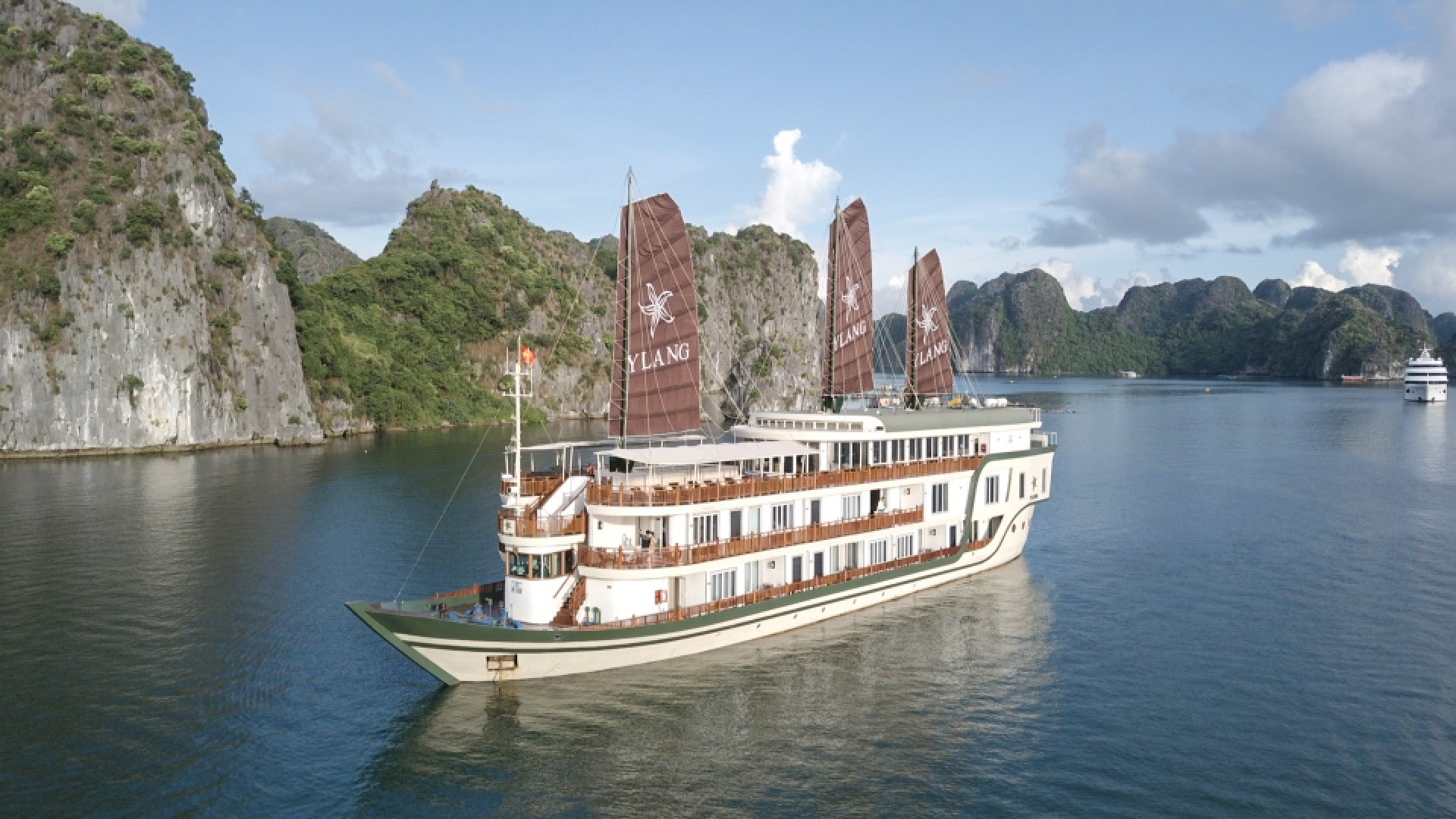 Ylang Cruise Boat